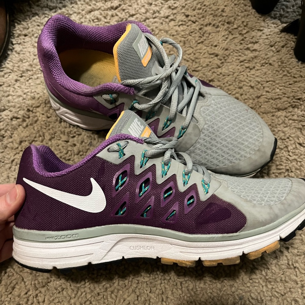 Size 7 Nike tennis shoes